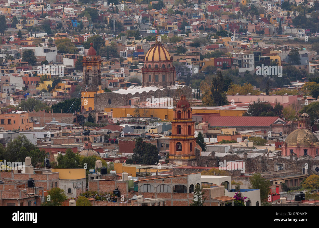 Barocke Kuppel der Kirche von der Unbefleckten Empfängnis (Iglesia de la Inmaculada Concepción, Las Monjas und anderen Kirchen San Miguel de Allende, ce Stockfoto