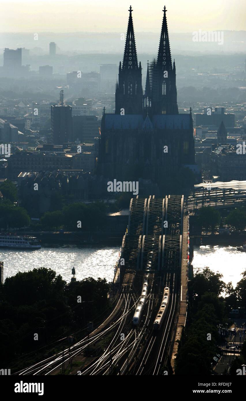 DEU, Deutschland, Köln: Areal Blick auf das Stadtzentrum. Kölner Dom. | Stockfoto