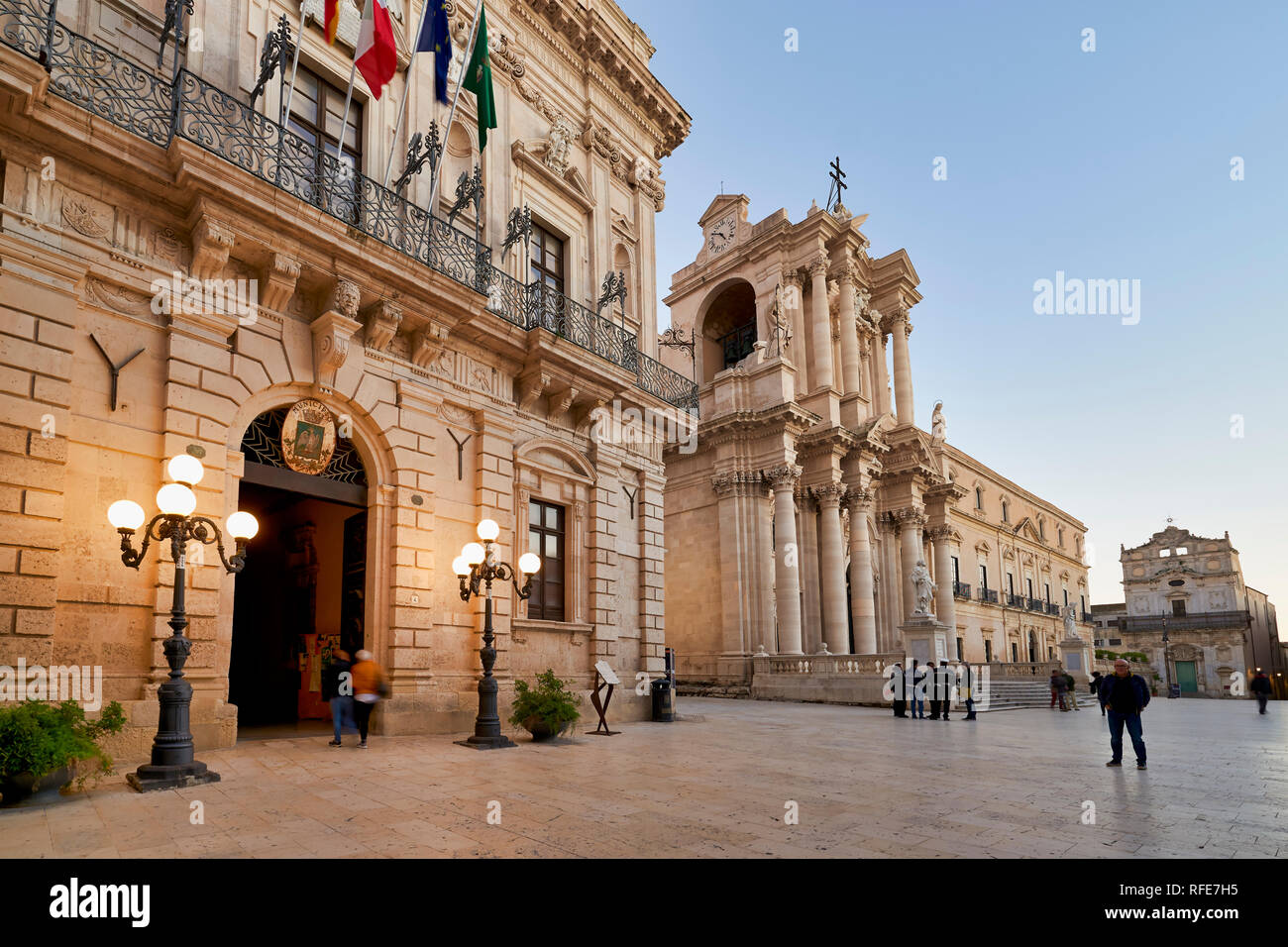 Das Rathaus von Syrakus, der Insel Ortygia. In Piazza Duomo. Sizilien, Italien Stockfoto