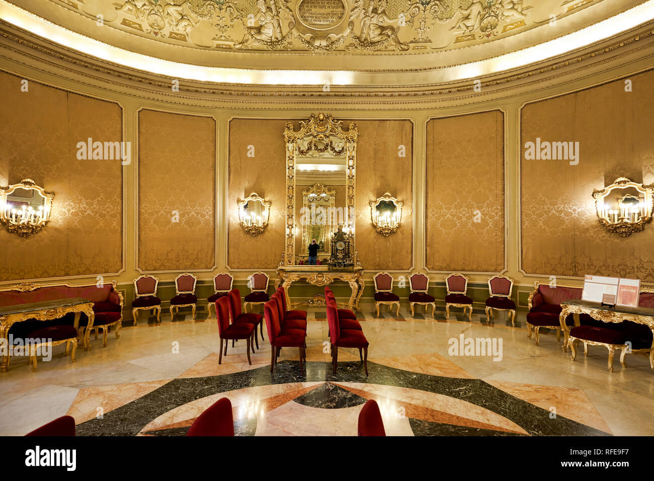 Palazzo Ducezio Noto Sizilien Italien. (Ducezio Palace). La Sala degli Specchi (Spiegel Zimmer hall) Stockfoto