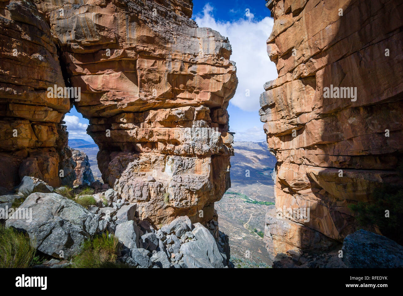 Wolfberg Berg in der Cederberg Wilderness Area ist die Heimat einer Wander- oder Rucksack Trail führt durch Wolfberg Risse zu berühmten wolfberg Arch. Stockfoto