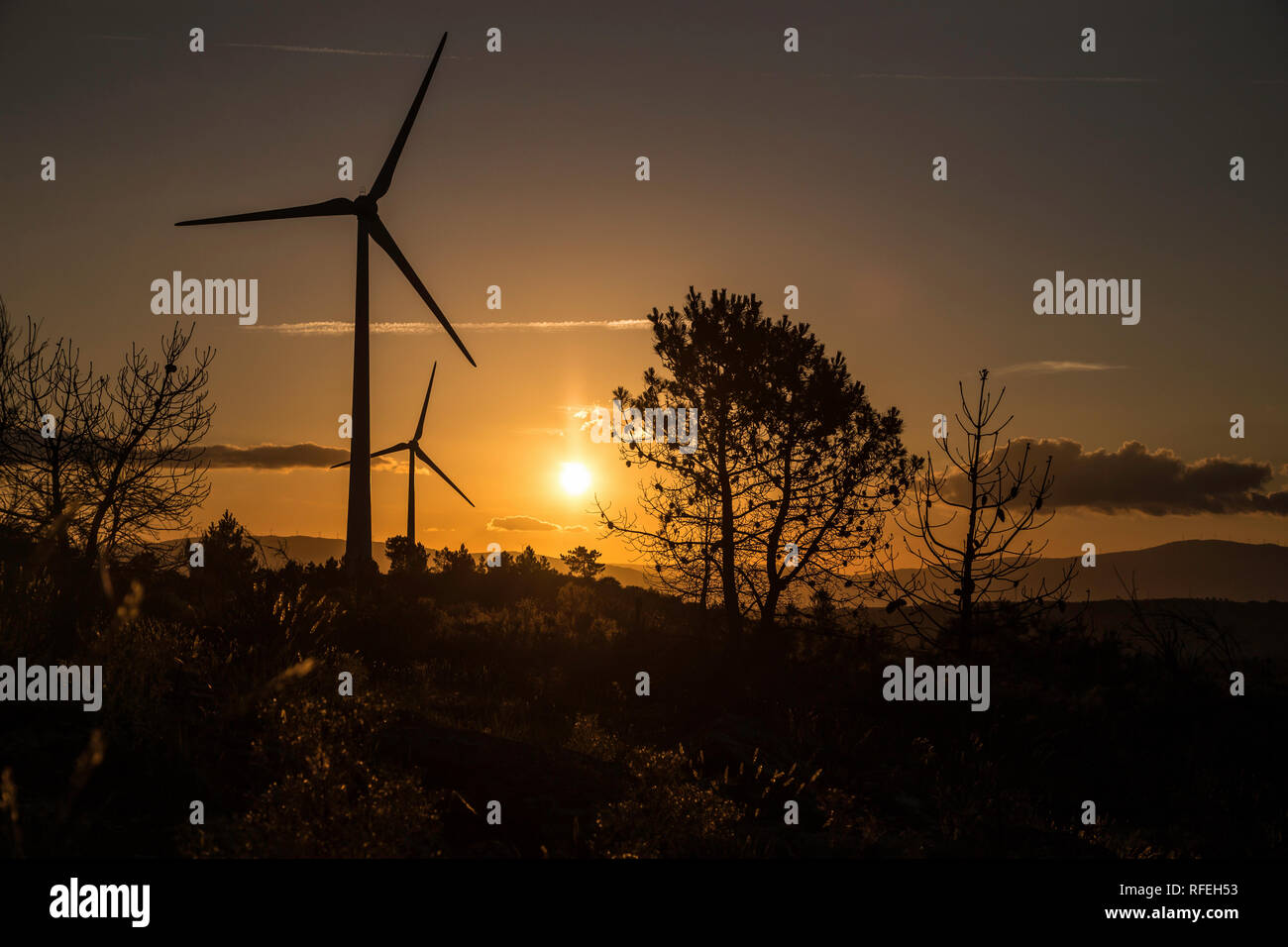 Windenergieanlage im Norden von Portugal, dem Douro Tal Stockfoto