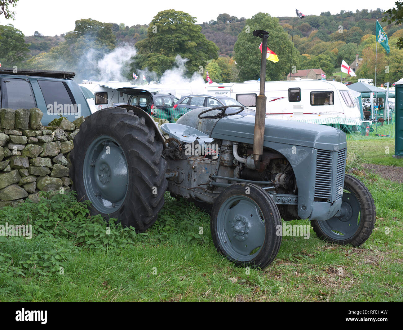 Vintage Ferguson Traktor bei Ashover Festival der Lichter Stockfotografie -  Alamy