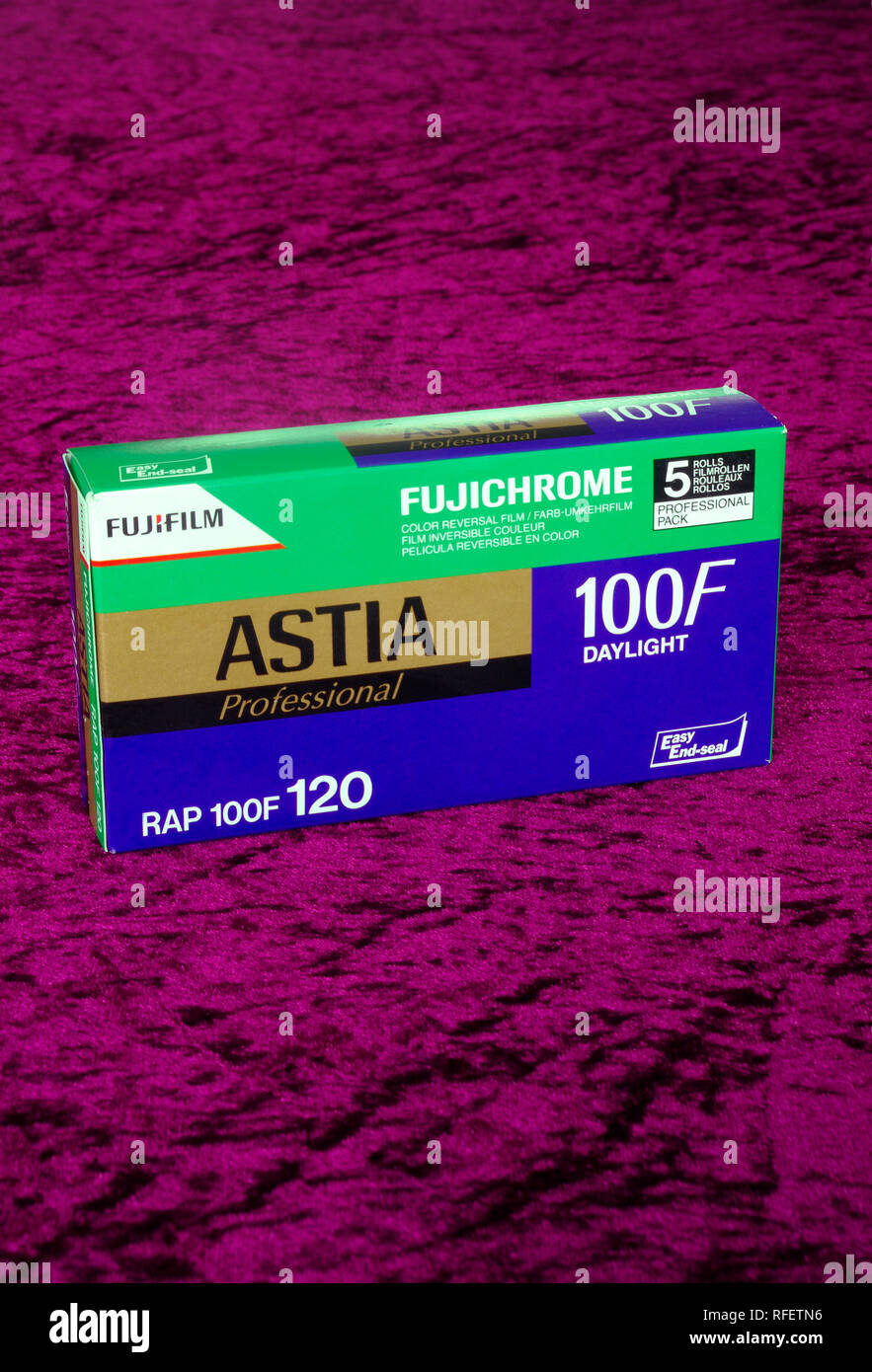 Fuji Fujifilm Fujichrome Astia 100 F E6 Medium Format Camera Film schieben Stockfoto