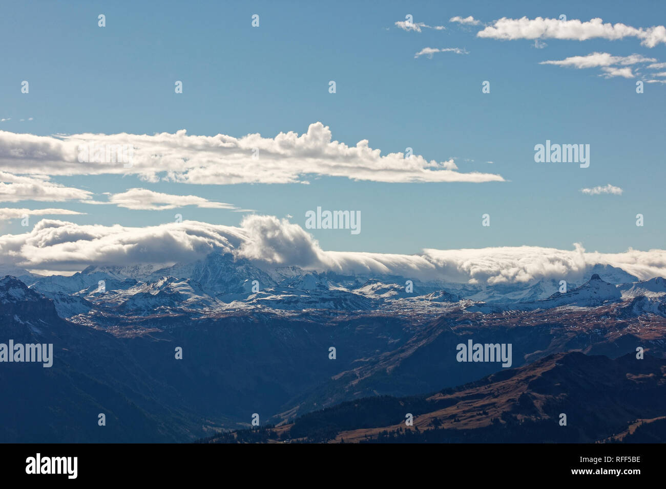 Stürmisches Wetter über die Glarner Alpen von chäserrugg in Churfirsten - Appenzell Alpen, Schweiz Stockfoto