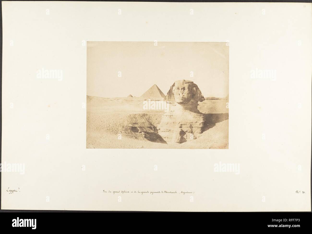 Vue du grand Sphinx et de la grande Pyramide de Menkazeh (mycerinus). Artist: Maxime Du Camp (Französisch, 1822-1894). Abmessungen: Bild: 6 3/8 x 8 7/16 in. (16,2 × 21,4 cm) Berg: 12 5/16 x 18 11/16 in. (31,2 × 47,5 cm). Datum: Dezember 1849. Museum: Metropolitan Museum of Art, New York, USA. Stockfoto