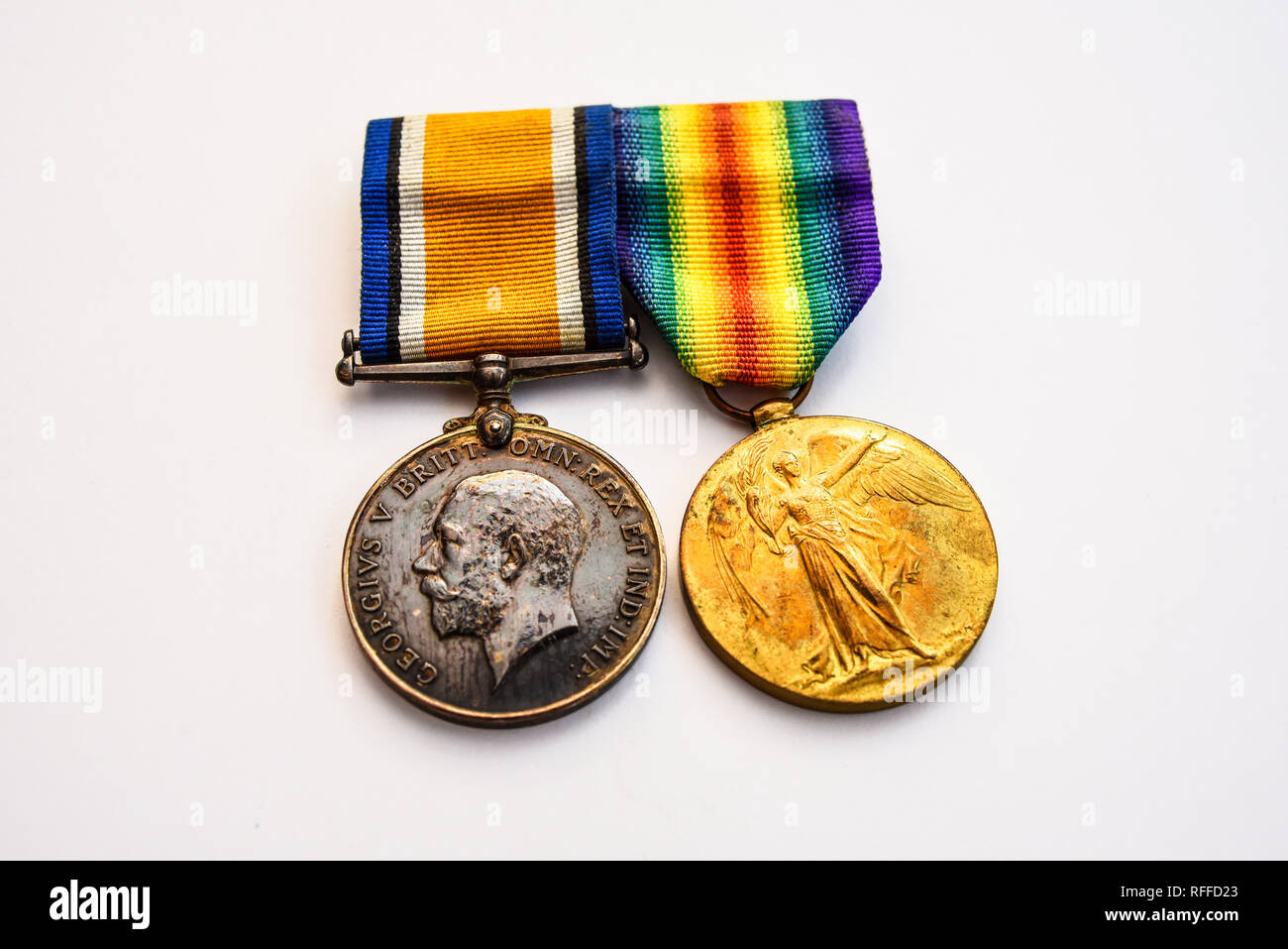 Große Krieg Medaillen. Britische Krieg Medaille und Sieg Medaille. König George V. Kampagne Medaille für Großbritannien und die Alliierten Streitkräfte aus dem Zweiten Weltkrieg ein. Multifunktionsleiste Stockfoto