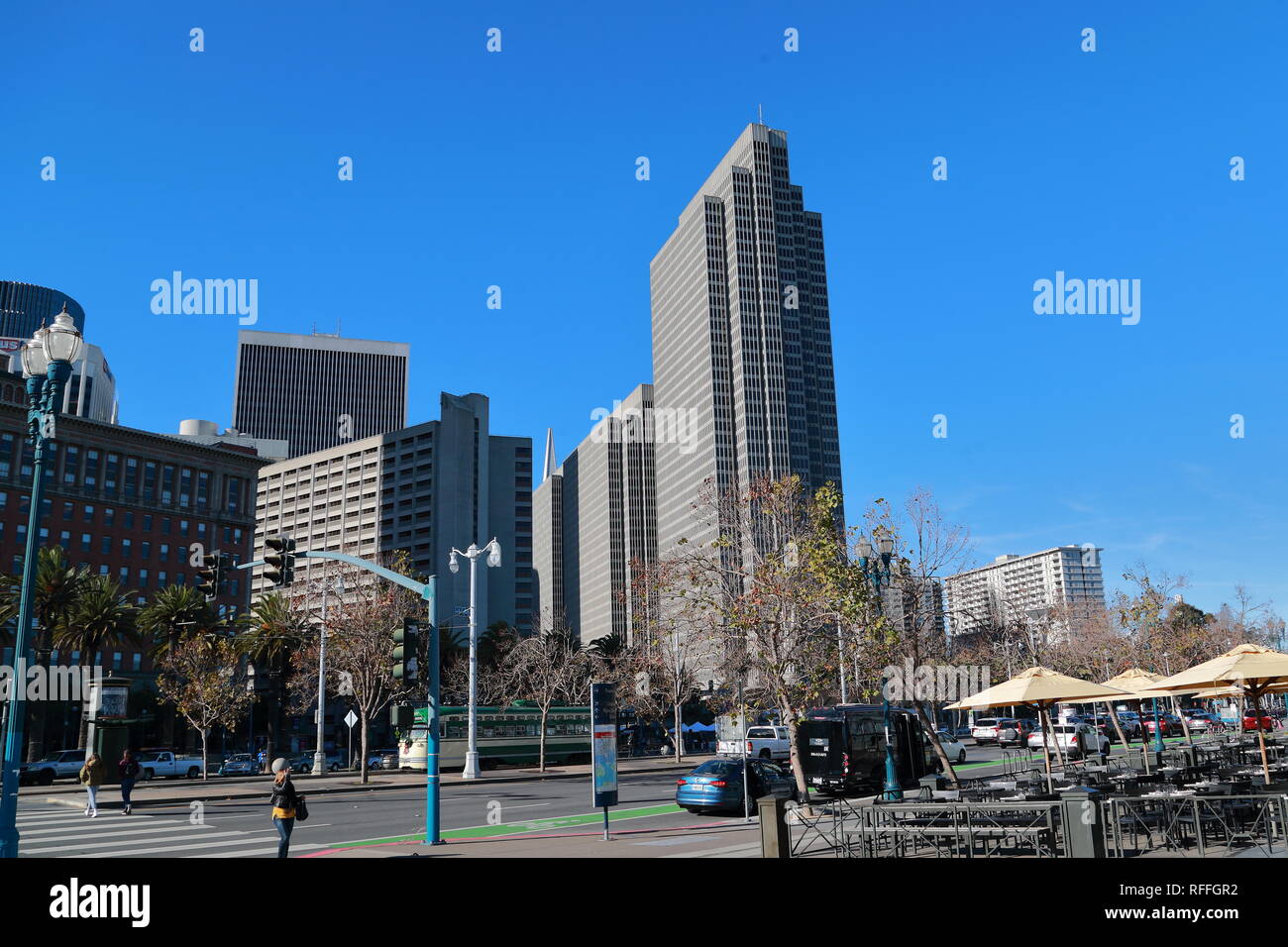 Blick auf den Financial District von Harry Bridges Plaza in San Francisco, USA Stockfoto