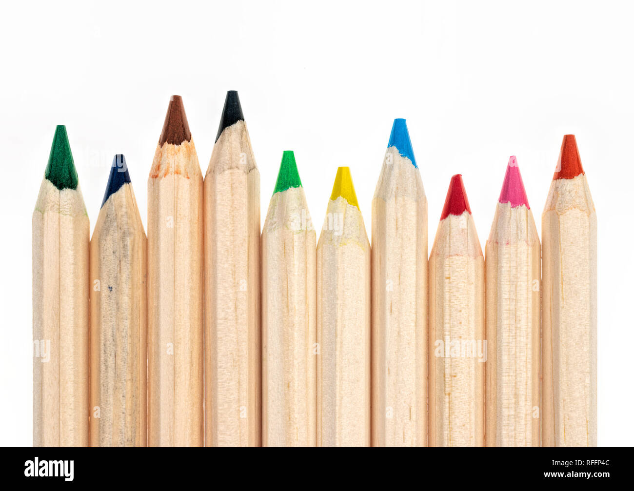 Anordnung der Bunte Bleistifte in einer Reihe Stockfoto