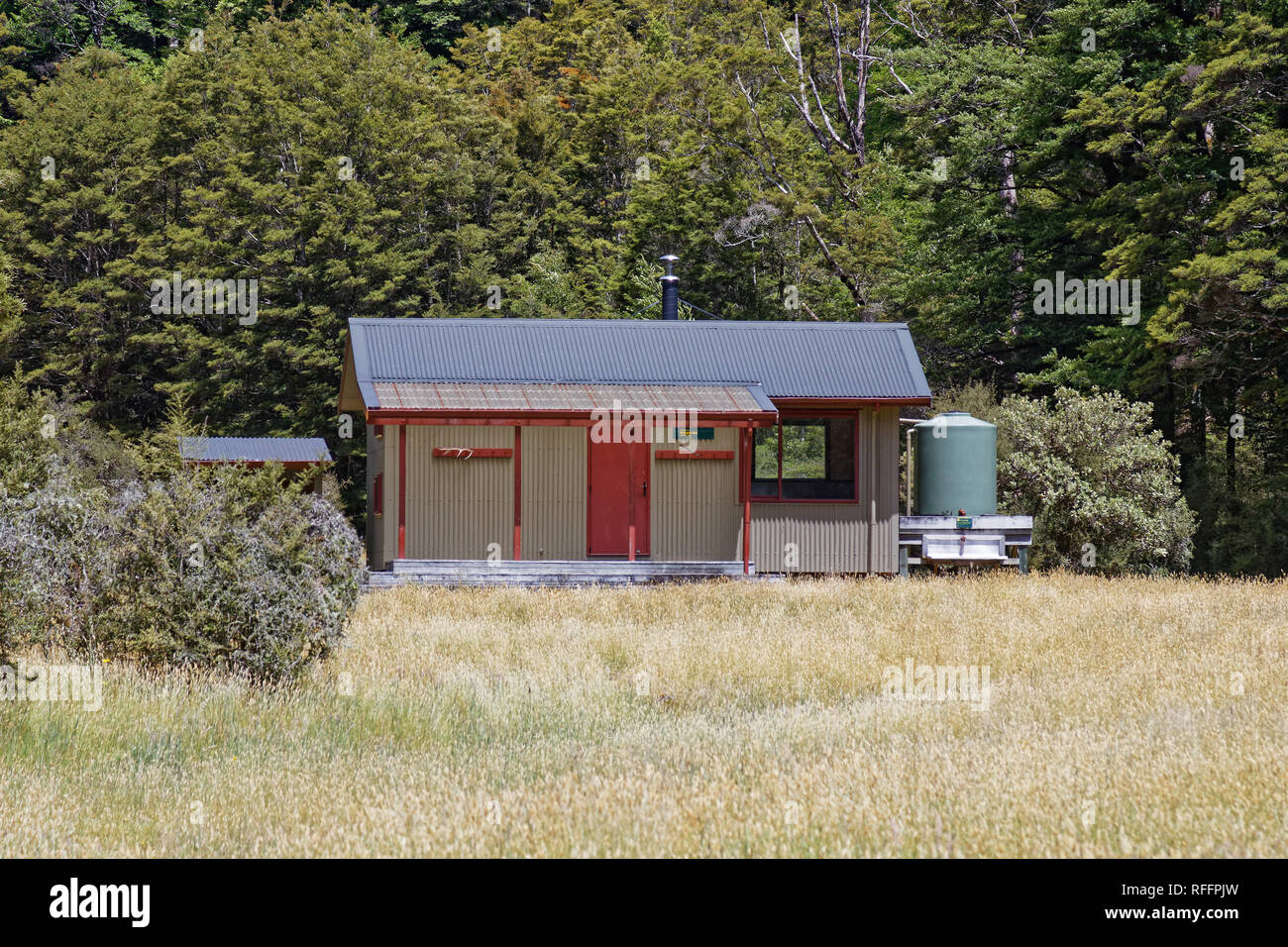 Morgan Hütte, DoC Hütte oder Abteilung der Erhaltung der Hütte, Nelson Lakes National Park, Neuseeland. Stockfoto