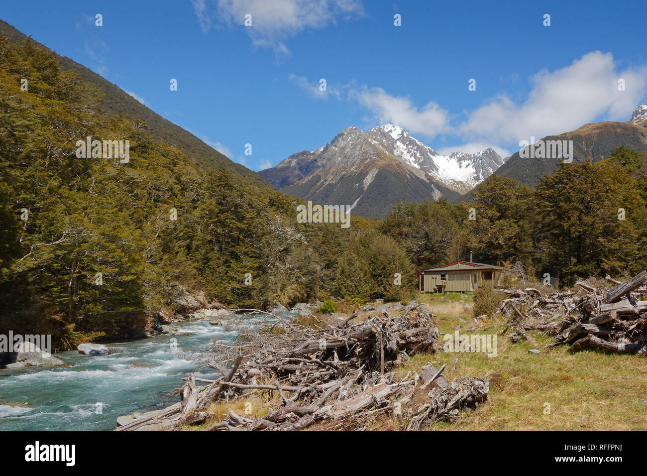 John Tait Hütte, DoC Hütte oder Abteilung der Erhaltung der Hütte, Nelson Lakes National Park, Neuseeland. Stockfoto