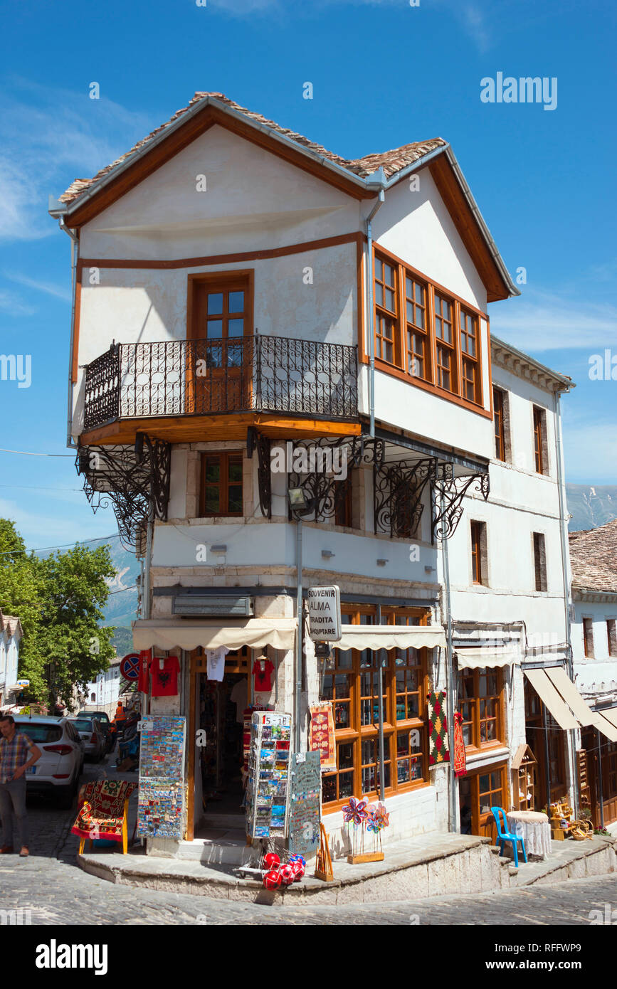 Haus in der Altstadt, UNESCO-Weltkulturerbe, Gjirokastra, Albanien, Gjirokastra Stockfoto