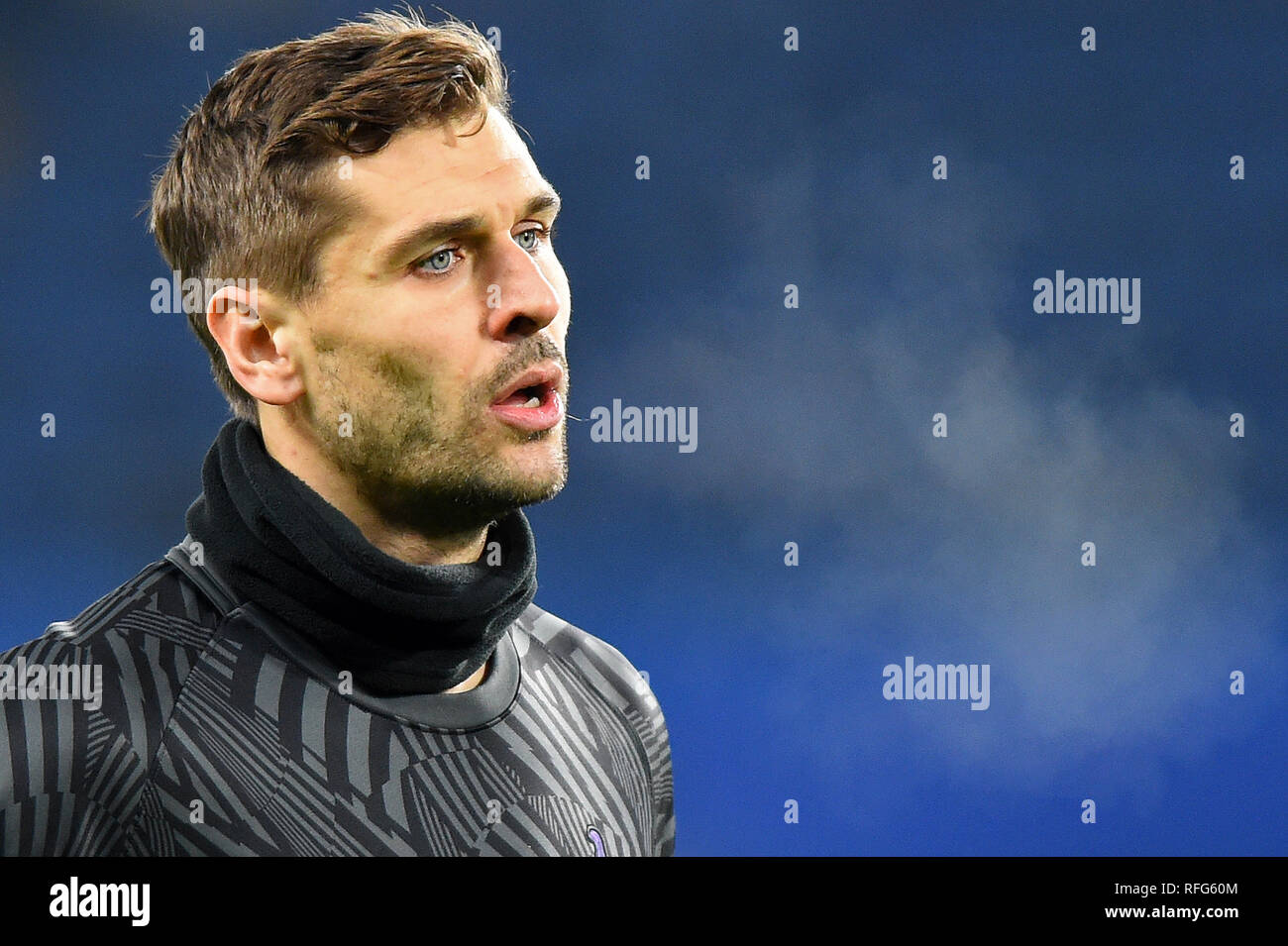 LONDON, UK, 24. Januar Tottenham vorwärts Fernando Llorente erwärmt sich während der carabao Pokalspiel zwischen dem FC Chelsea und Tottenham Hotspur an der Stamford Bridge, London am Donnerstag, den 24. Januar 2019. (Photo Credit: MI Nachrichten & Sport) Stockfoto