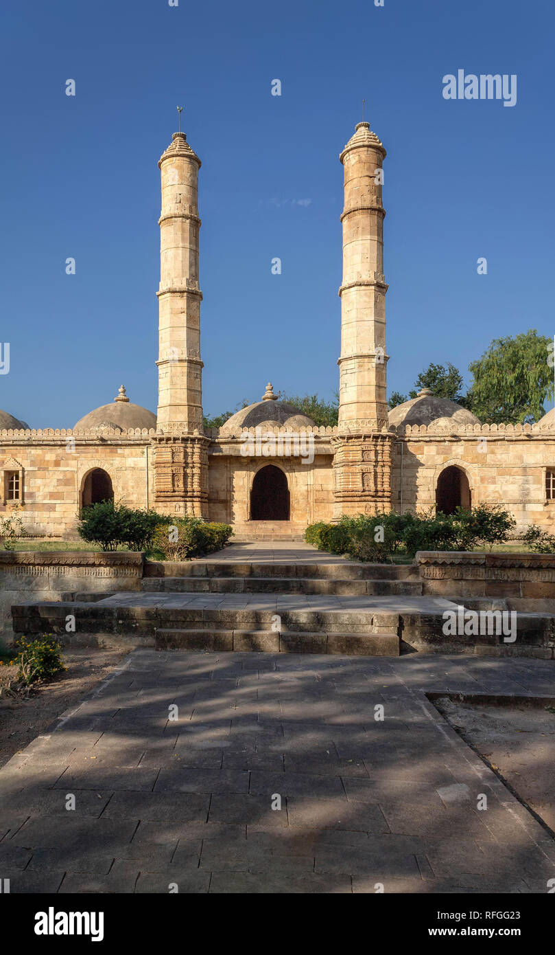 Champaner, India-December Pavagadh, Gujarat, 07, 2014 - Blick auf Sahar ki Masjid Vom Eingang Stockfoto