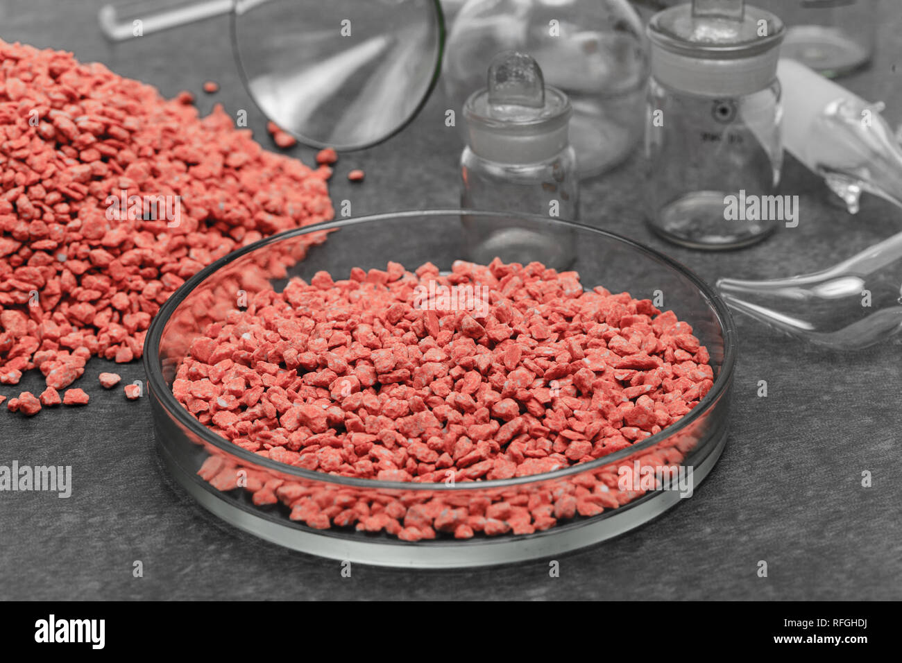 Mineralische Dnger mit Phosphor in Rot Stockfotografie - Alamy