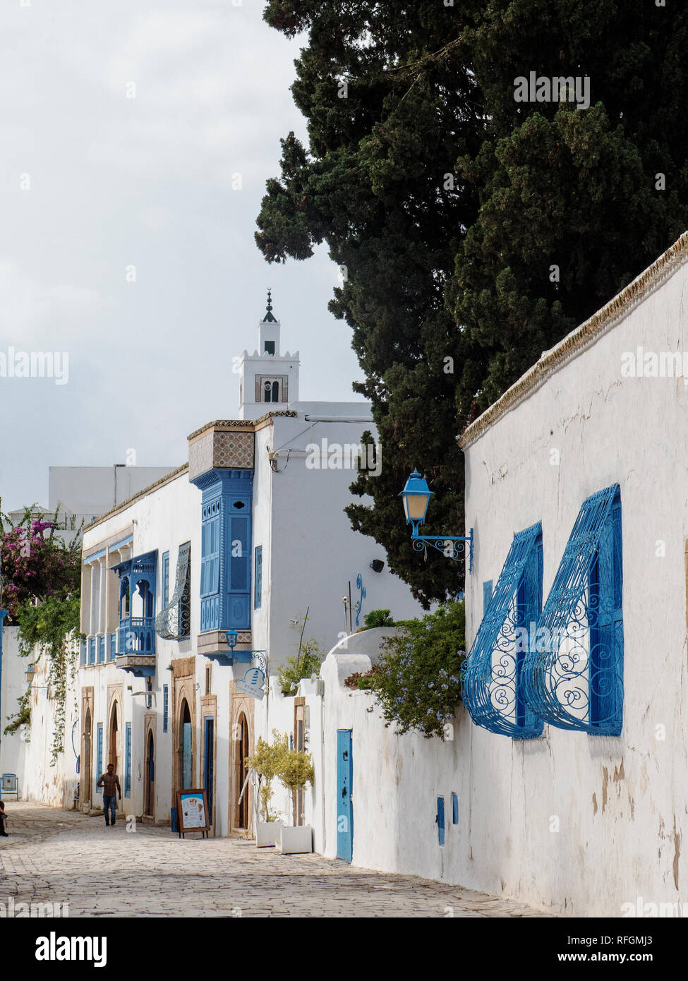 Typische blau-weiß Street View von Sidi Bou Said Stockfoto