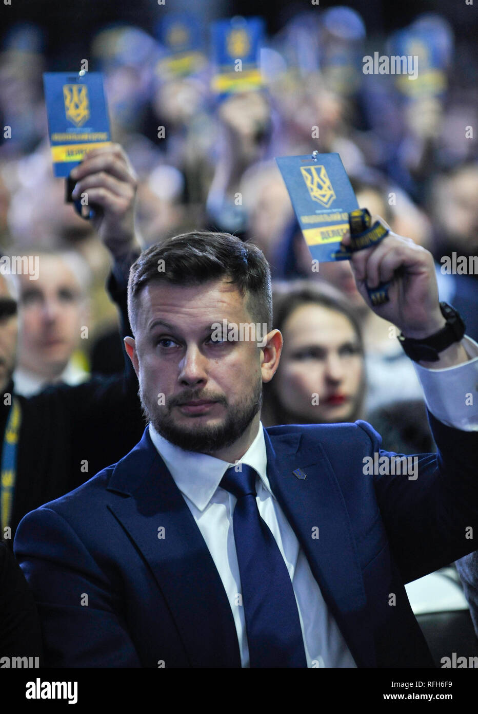 Der Führer der nationalistischen Nationale Korps politische Partei Andriy Bilezki gesehen, die sich im Kongress der Partei in Kiew. Stockfoto