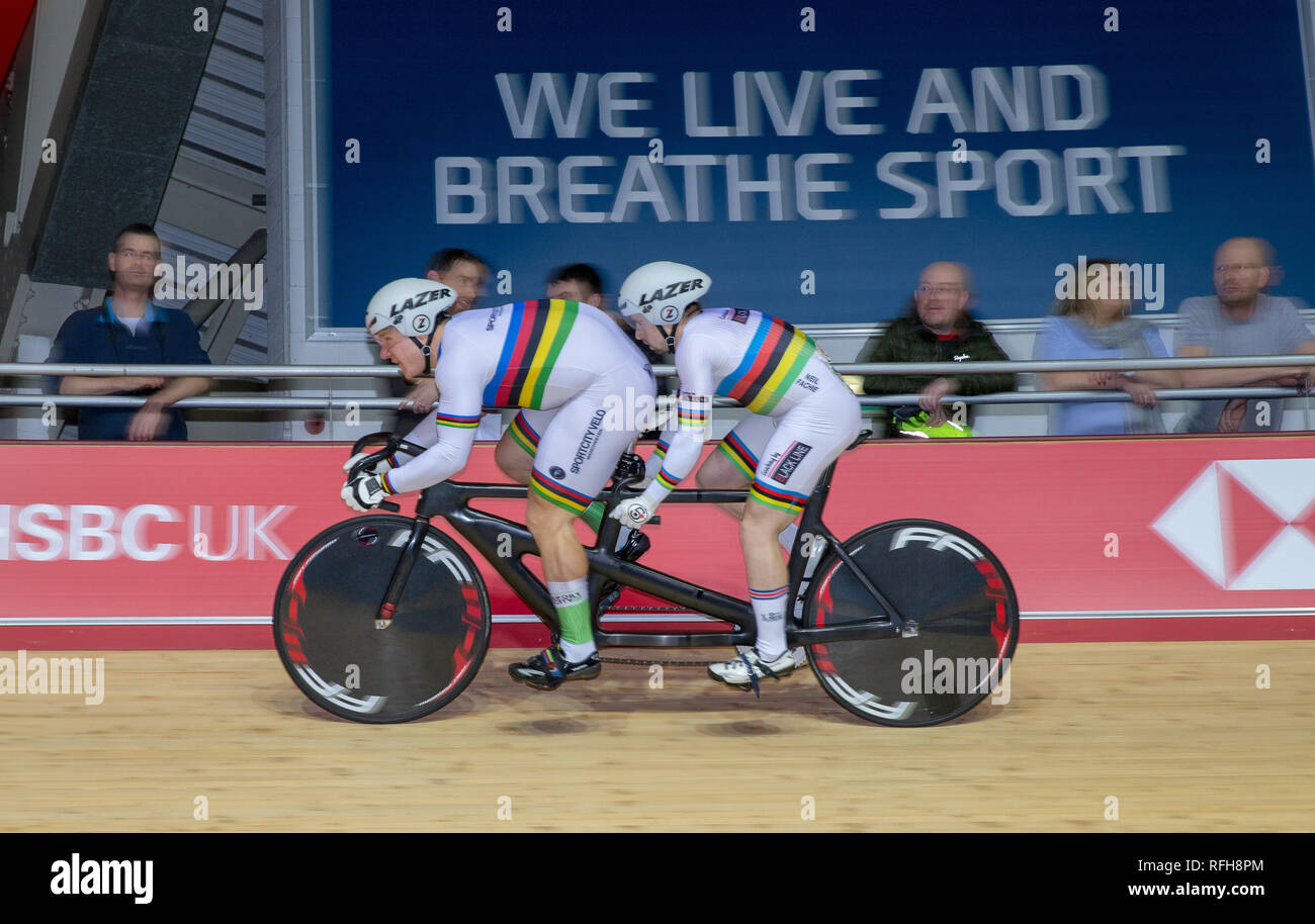 Manchester Velodrome, Manchester, UK. 25 Jan, 2019. HSBC UK National Track Meisterschaften; Gemischt B Para Time Trial Neil Fachie und sein Pilot Matthew Rotherham auf ihrer Weise zum Gewinnen der Veranstaltung in eine neue Welt beste Zeit Credit: Aktion plus Sport/Alamy leben Nachrichten Stockfoto