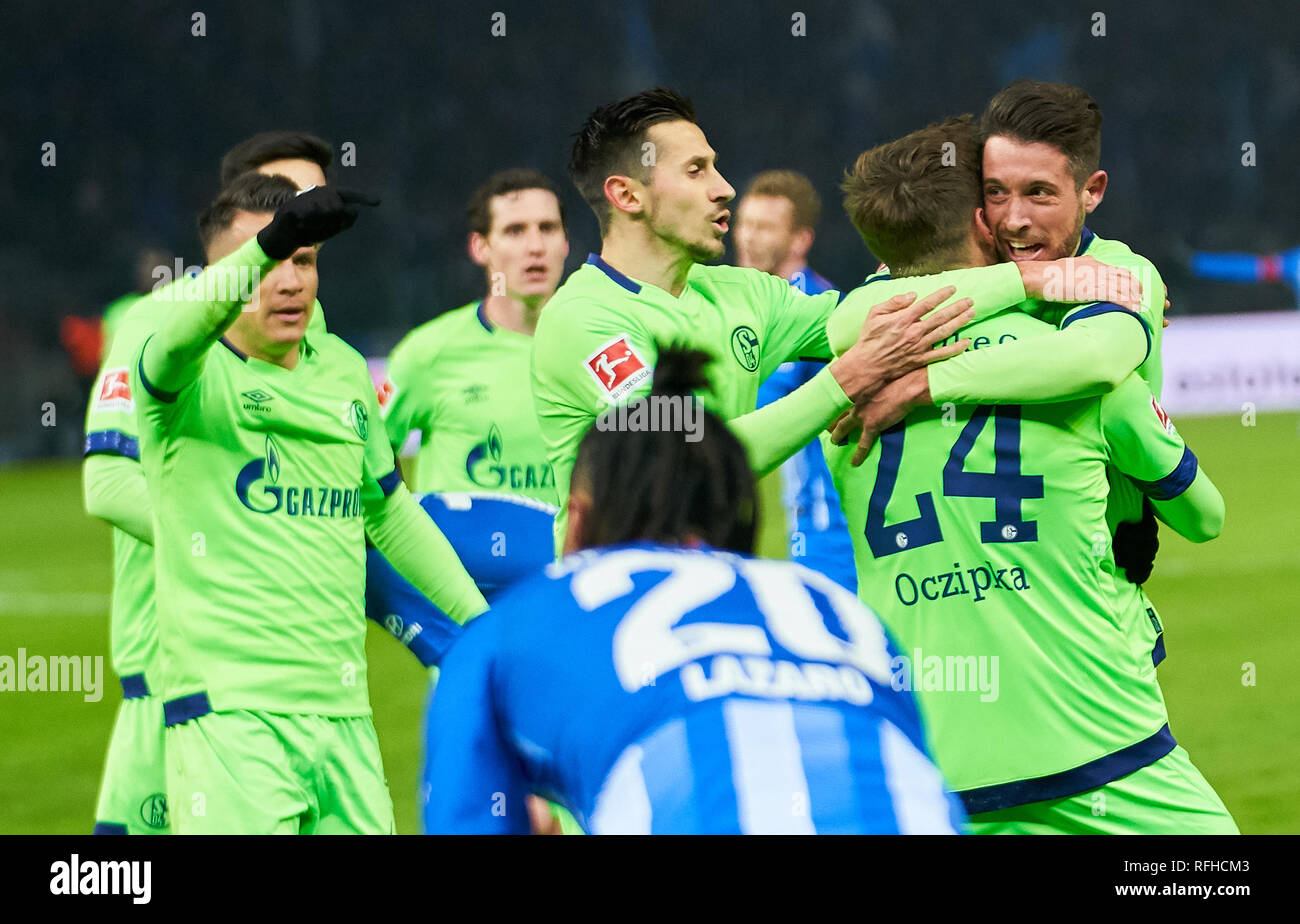Berlin, Germant. 25. Januar 2019. Markieren UTH, S04 Nr.7 schießen Ziel für 1-2 Jubel, Freude, Emotionen, feiern, lachen, Jubeln, Jubeln, reißt die Arme, ballte die Faust, Feiern, Feier, Hertha BSC Berlin - FC Schalke 04 - DFL-Bestimmungen verbieten die Verwendung von Fotografien als BILDSEQUENZEN und/oder quasi-VIDEO - 1. Deutschen Fußball-Bundesliga in Berlin, Deutschland, 25. Januar 2019 Saison 2018/2019, Spieltag 19, © Peter Schatz/Alamy leben Nachrichten Stockfoto