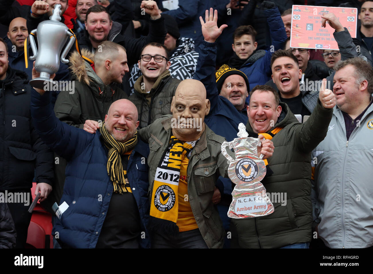 NEWPORT COUNTY FC FANS, MIDDLESBROUGH FC V NEWPORT COUNTY FC Middlesbrough FC V NEWPORT COUNTY FC, EMIRATES FA Cup 4. Runde, 2019 Stockfoto
