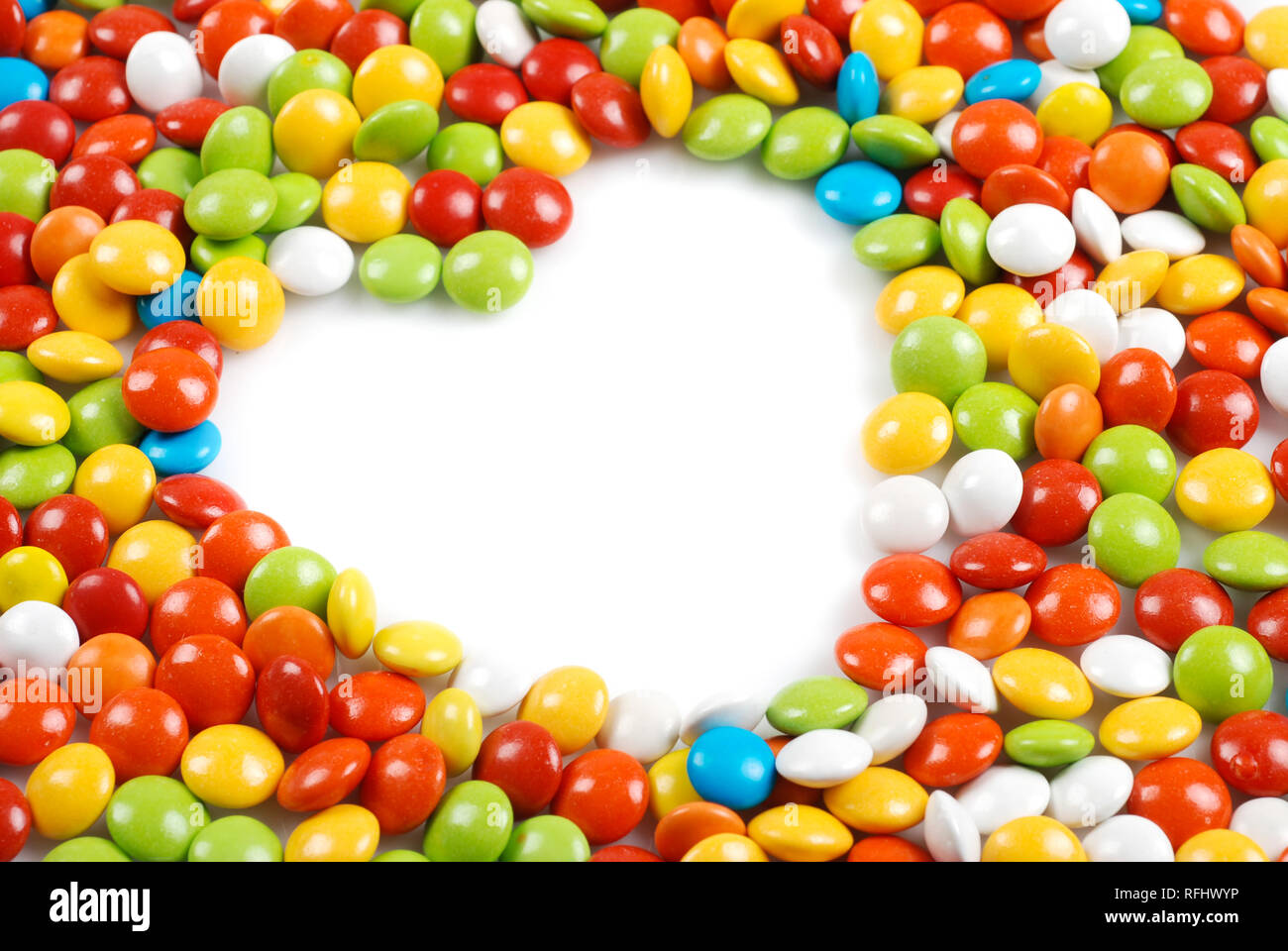 Weiß Herz Form in mm Bonbons für Valentines Tag Stockfoto