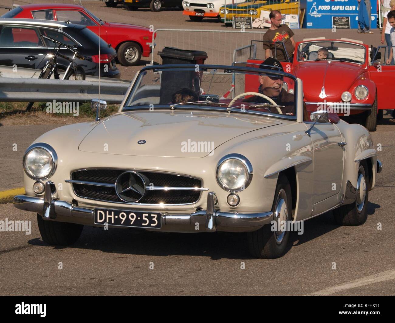 Austin Healey100-6 sechs Niederländische Lizenz Registrierung DH -99-53 pic 3. Stockfoto