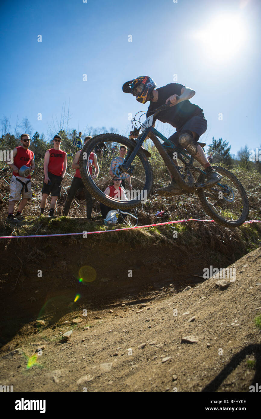 BUCS Universität Mountainbike Downhill 19/04/2018 Stockfoto