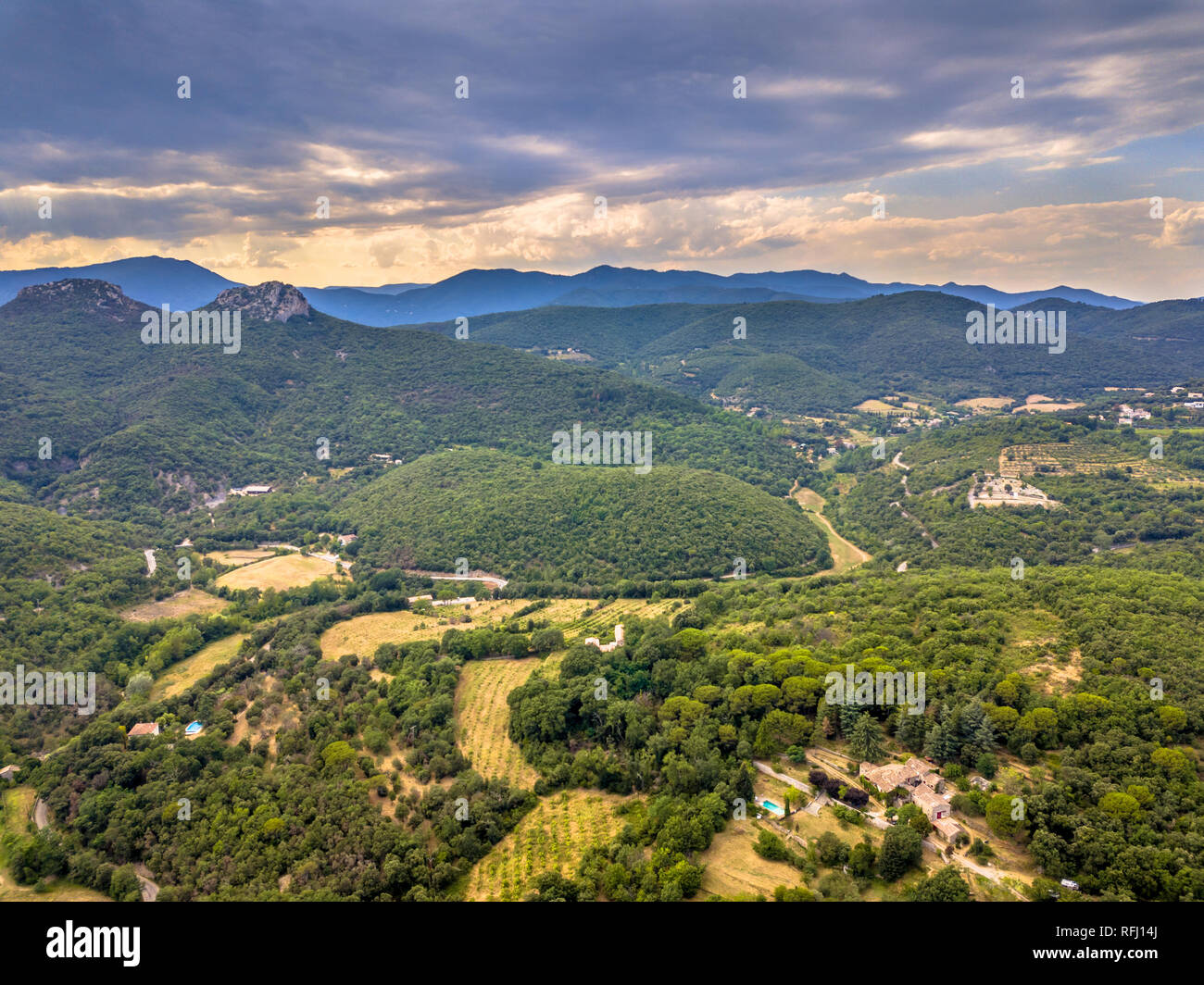 Antenne Landschaft der Cevennen in der Nähe von Monoblet, Südfrankreich. Stockfoto