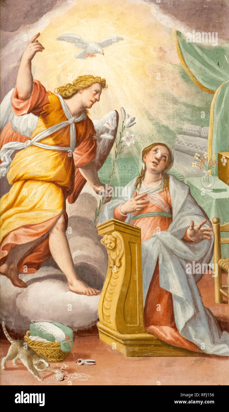 Das Fresko der Verkündigung durch den Erzengel Gabriel der Jungfrau Maria in der Salesianer von Don Bosco Kirche Santa Maria delle Grazie" - Heilige Maria der Gnade. Stockfoto