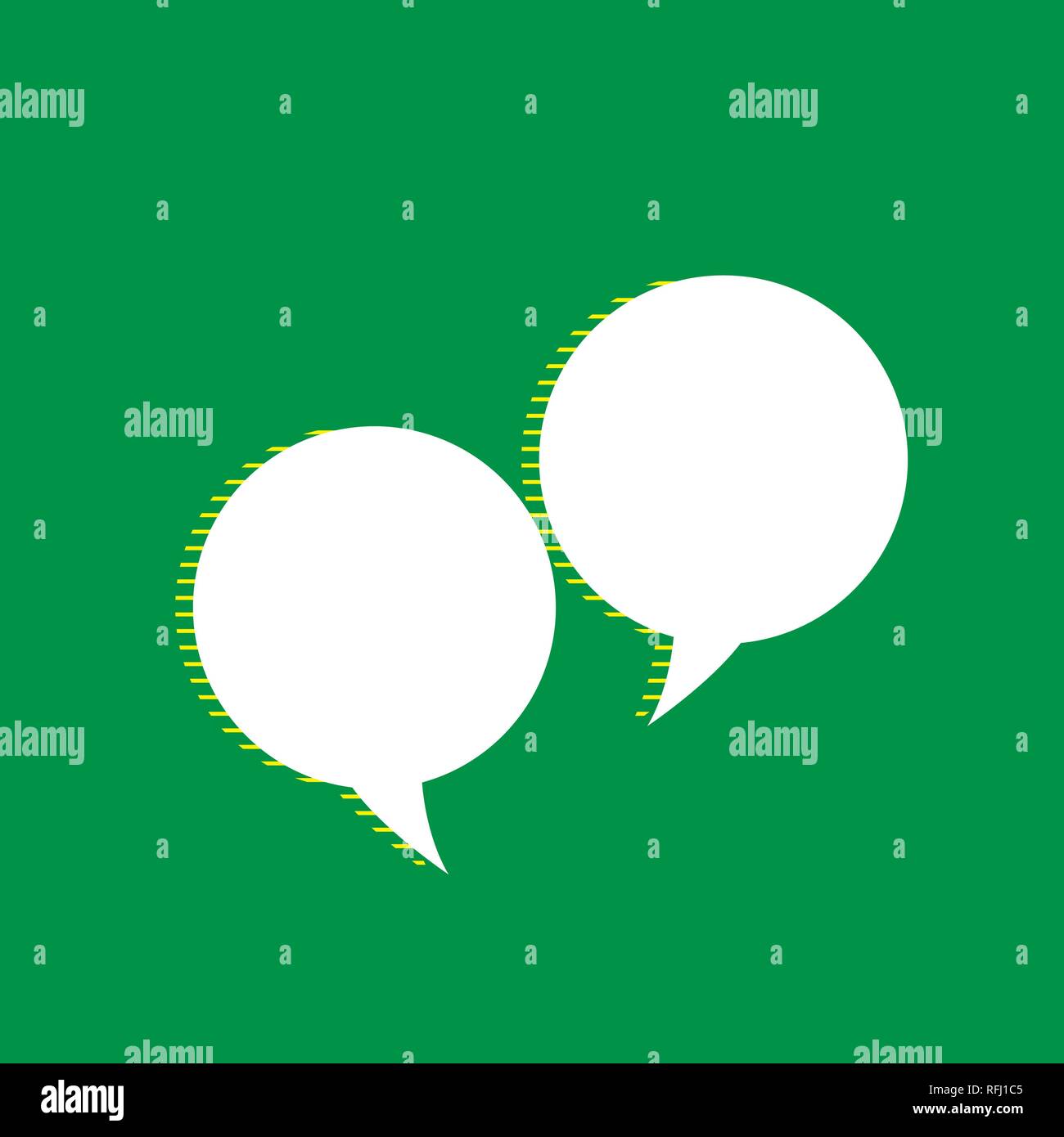 Zwei Sprechblase unterzeichnen. Vektor. Weißen flachen Symbol mit gelb gestreiften Schatten auf grünem Hintergrund. Stock Vektor
