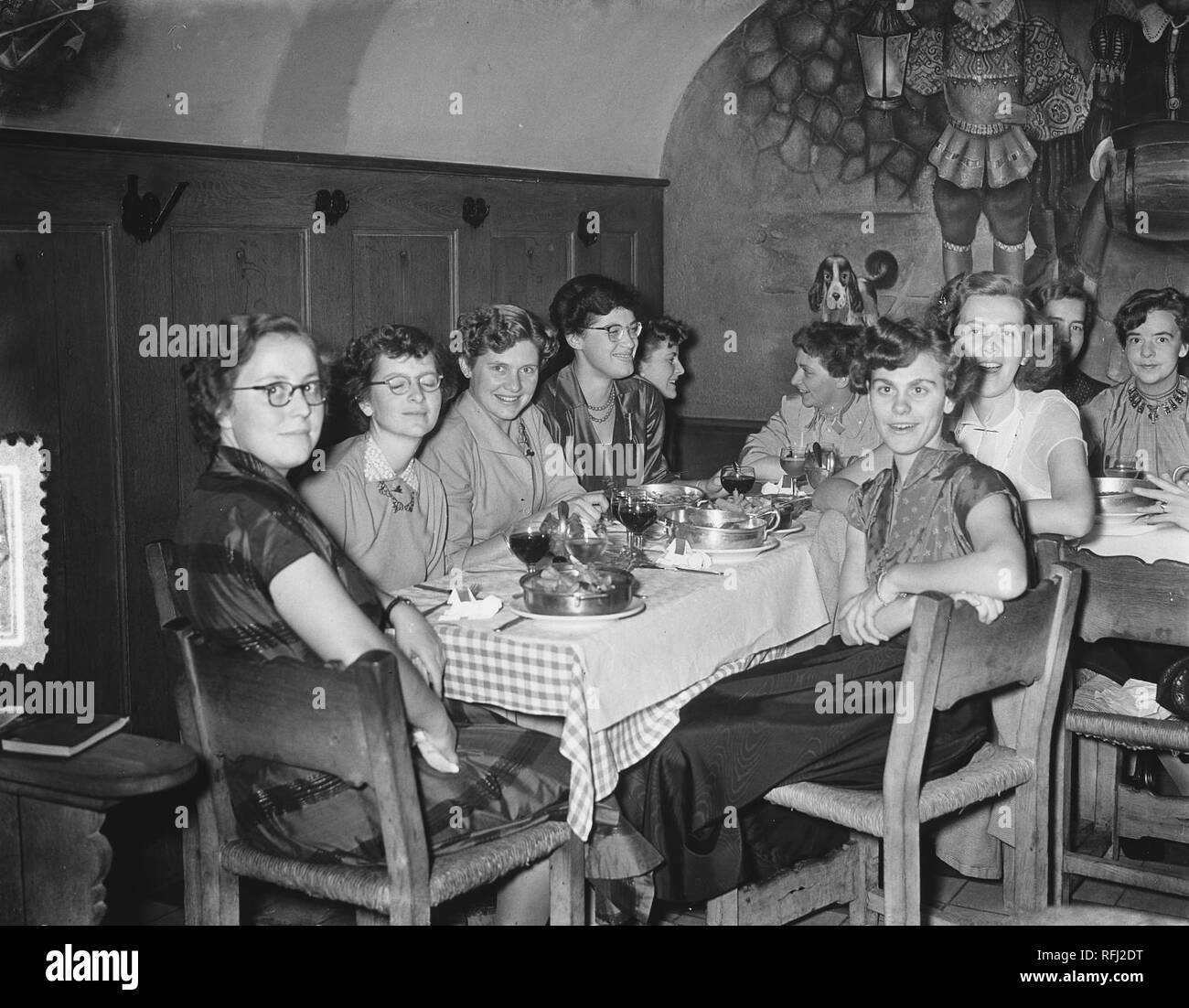 AVSV Dispuut S.P.H.I.N.X. (Mejuffrouw Cramer, Bestanddeelnr Krammerstraat 19), 906-0524. Stockfoto