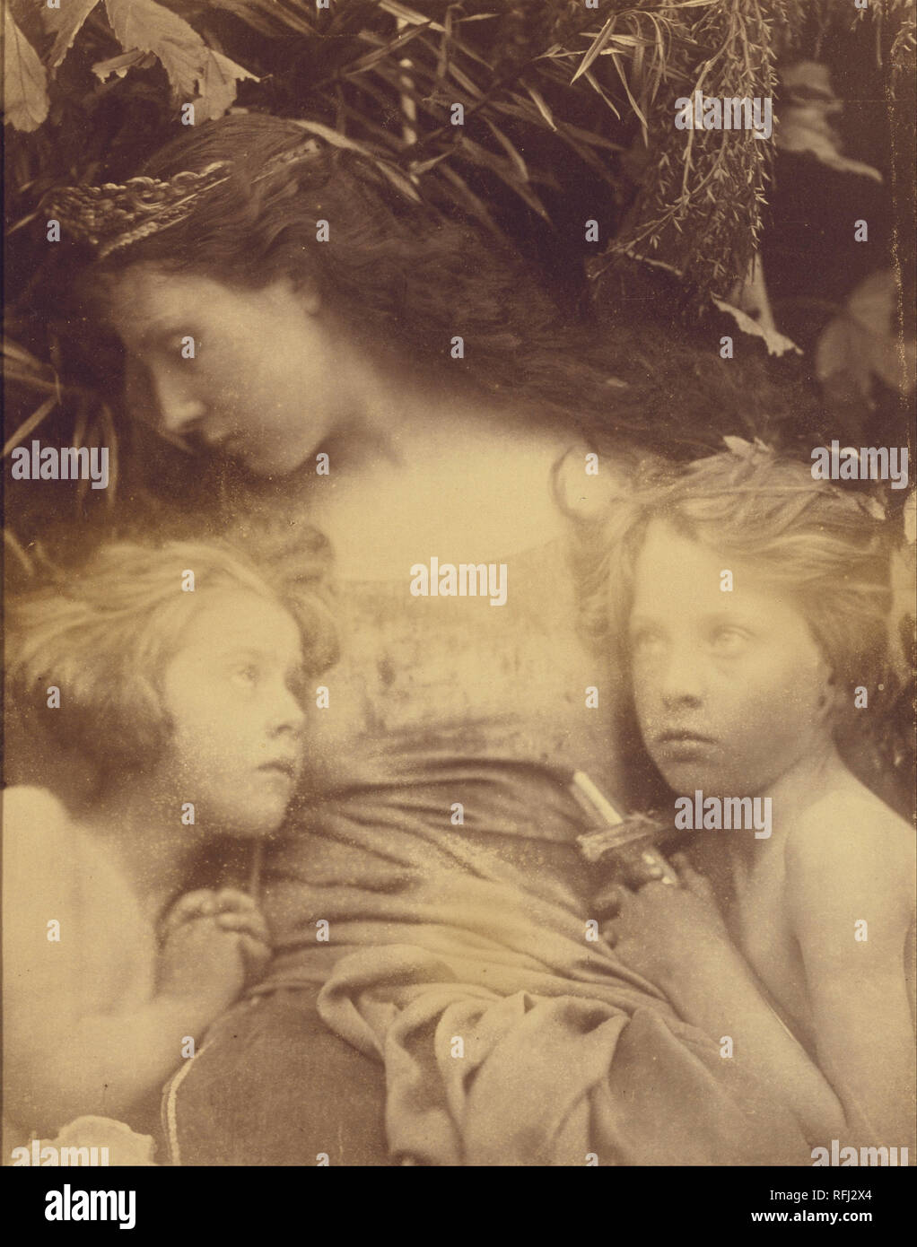 Une Sainte Famille (die Heilige Familie). Datum/Zeitraum: August 1872. Drucken. Eiklar Silber. Höhe: 335 mm (13.18 in); Breite: 267 mm (10.51 in). Autor: Julia Margaret Cameron. Stockfoto