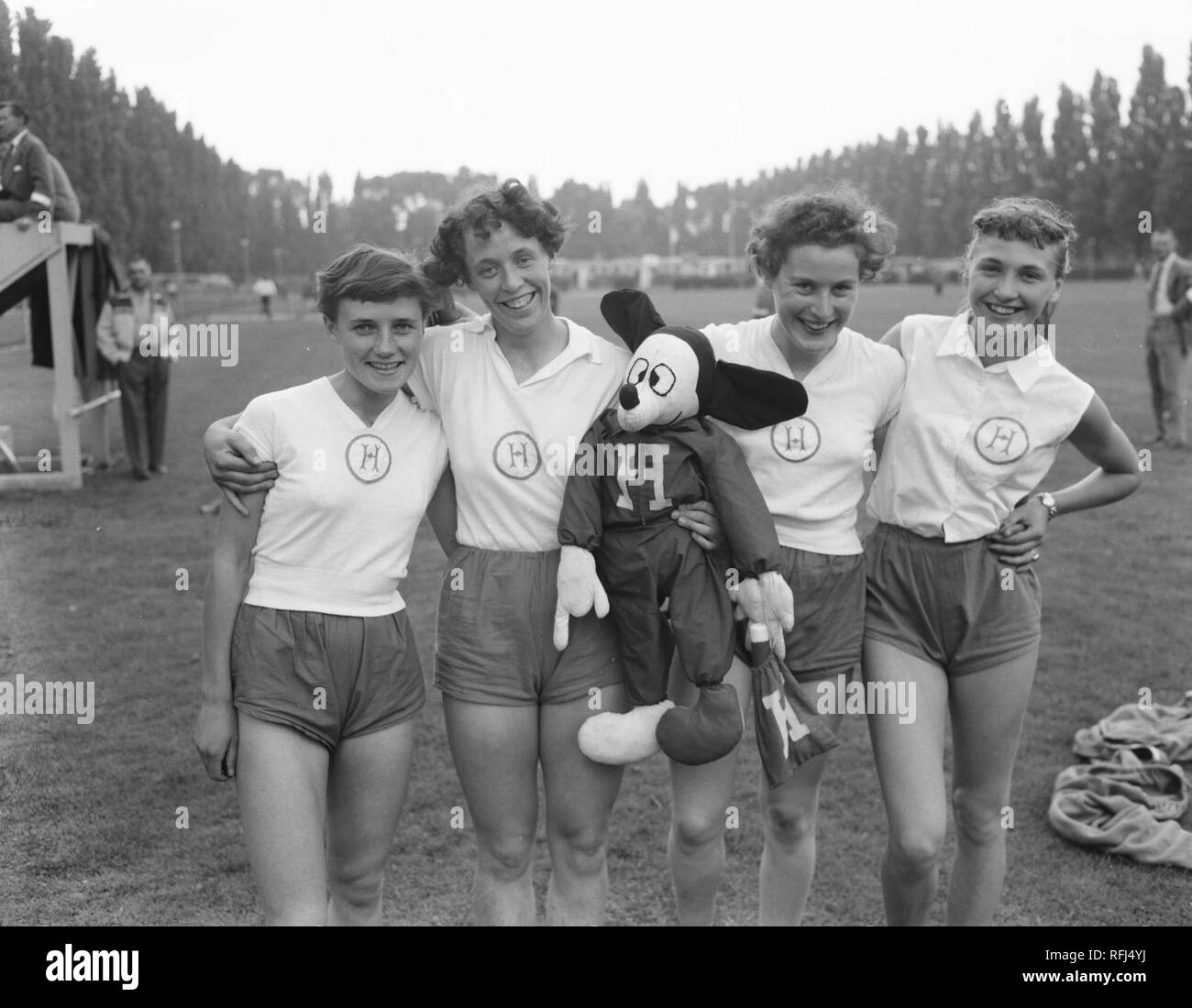 Atletiek Nederland Estafette, kampioen Amsterdam, Bestanddeelnr 907-2784. Stockfoto