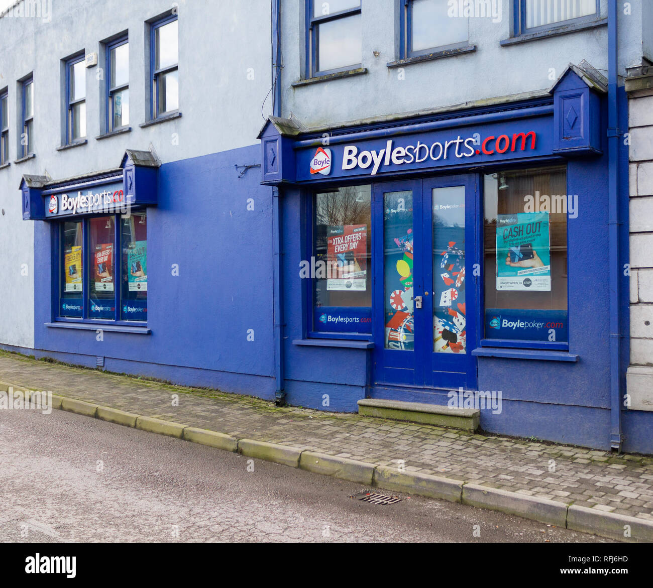 Boylesports.com Wettbüro vorne auf Bandon High Street West Cork Irland Stockfoto