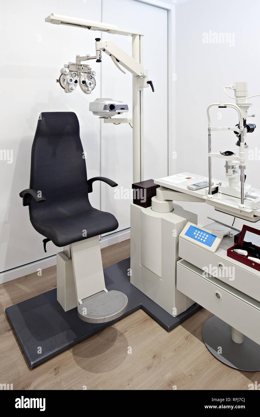 Augenheilkunde Maschine. Auge - Sichtung Maschine und Werkzeuge auf Augenarzt Büro Stockfoto