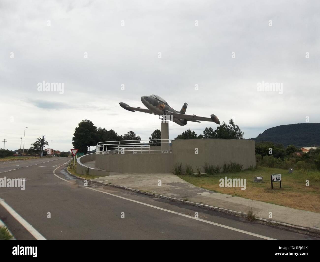 Avião. Pórtico da Base Aérea de Santa Maria. Camobi. Stockfoto