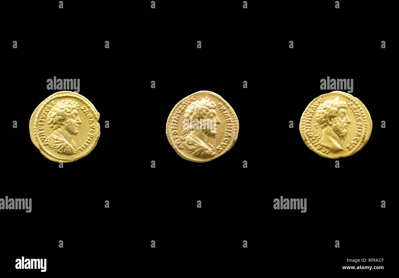 In Merida, Spanien - August 25th, 2018: 3 Goldmünzen von Marcus Aurelius Römischer Kaiser an MNAR Museum, Merida, Spanien Stockfoto