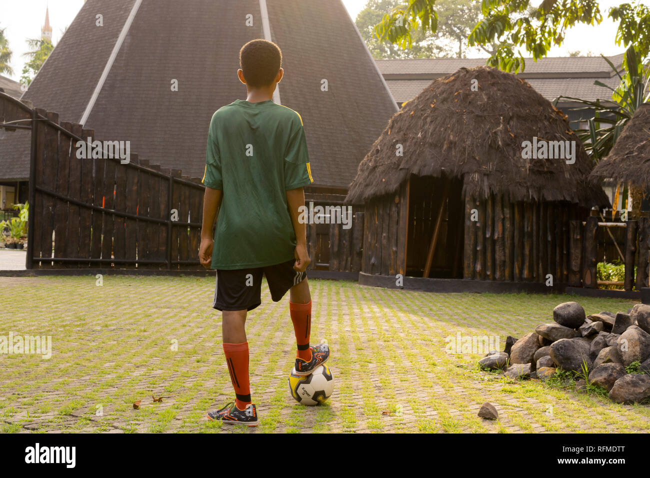 8.39, Papua Junge, IndonesianBook Stockfoto