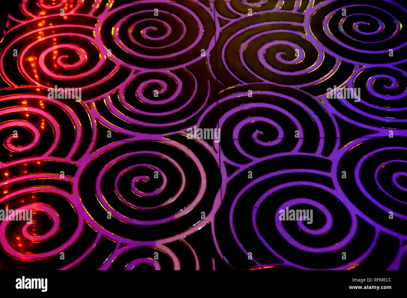 Club Tanzfläche Interieur. Spirale Fliese Hintergrund whith bokeh Reflexion. Stockfoto