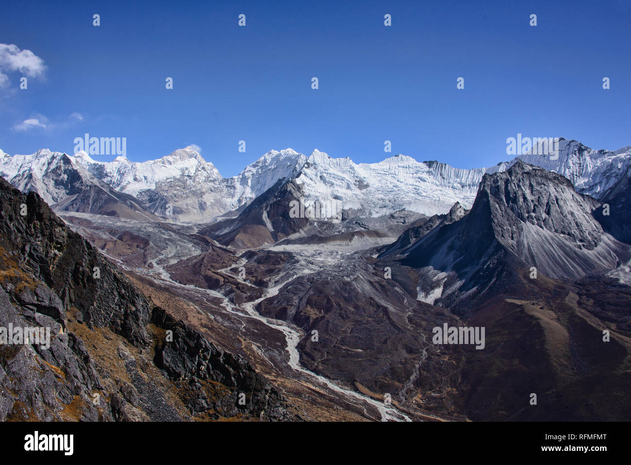 Taboche und Cholatse Blick vom Nangkar Tshang in der Nähe von Dingboche, Nepal, Himalaya, Khumbu Himal Stockfoto