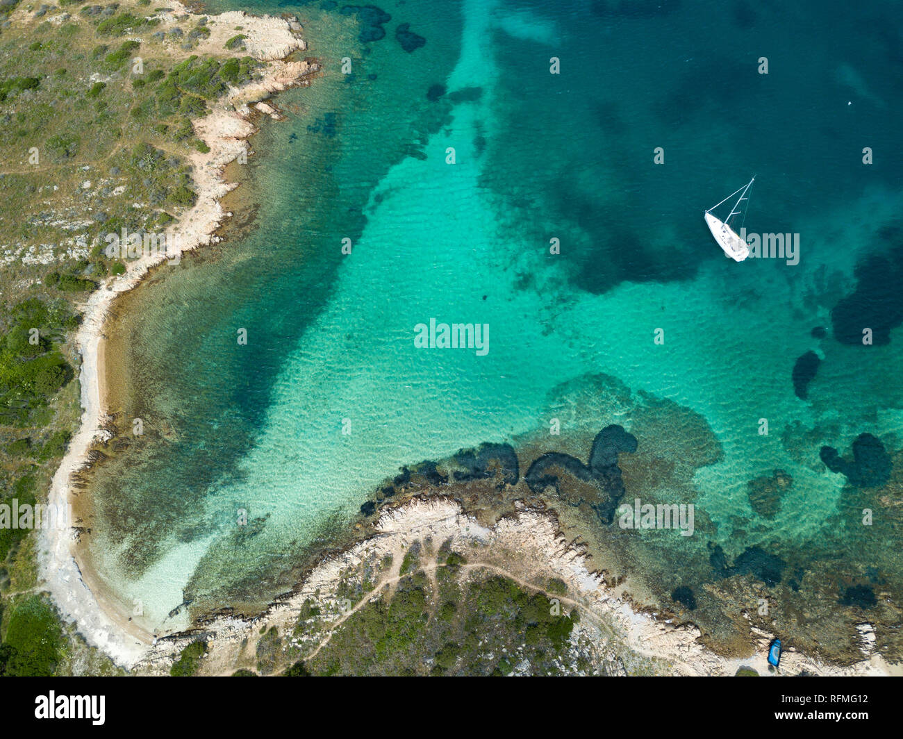 Umgebung auf La Maddalena von der Drohne Stockfoto