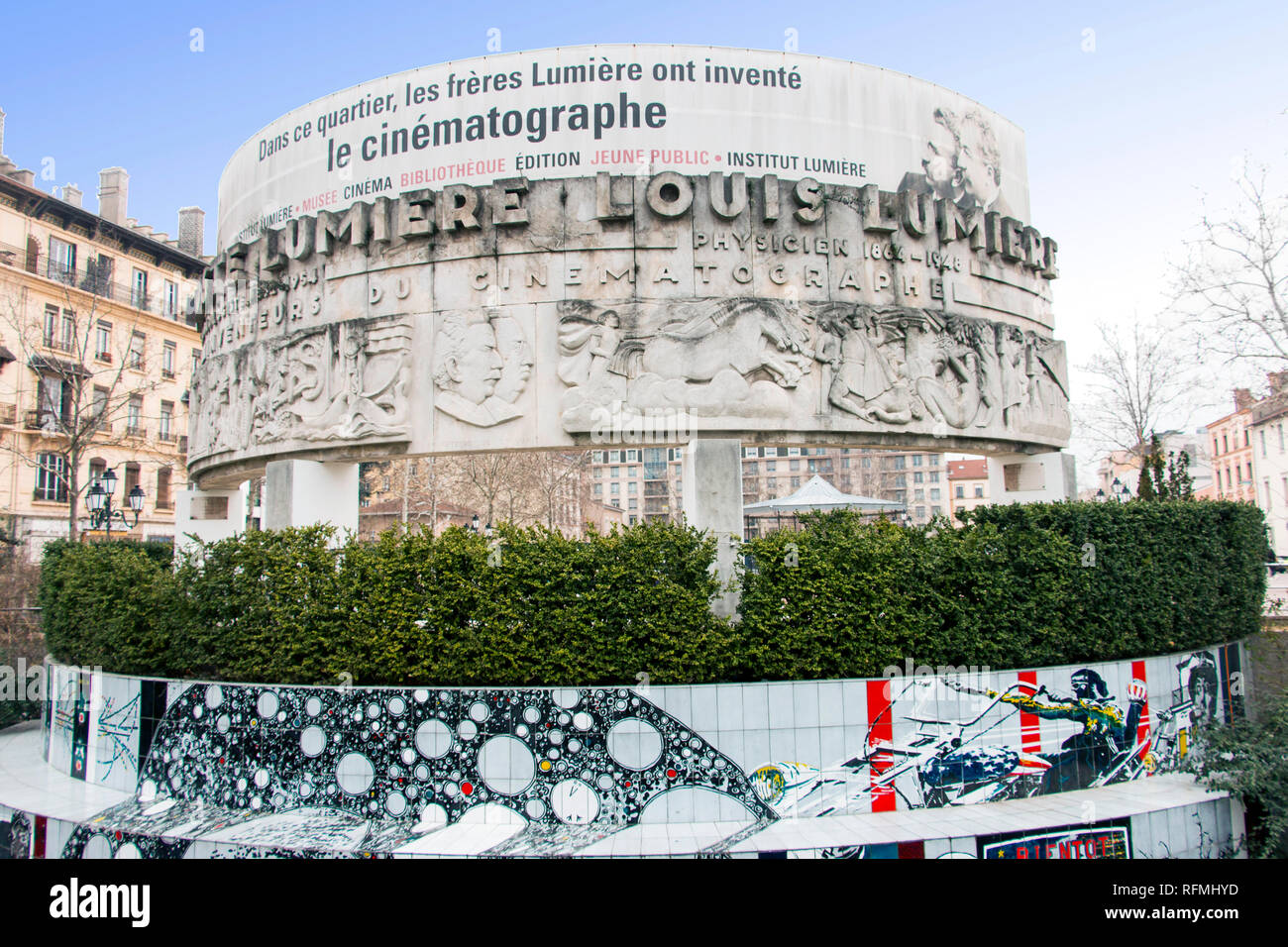 Denkmal der Brüder Lumiere in der Nähe von Museum Ludwig Bauholz Lyon Frankreich Stockfoto