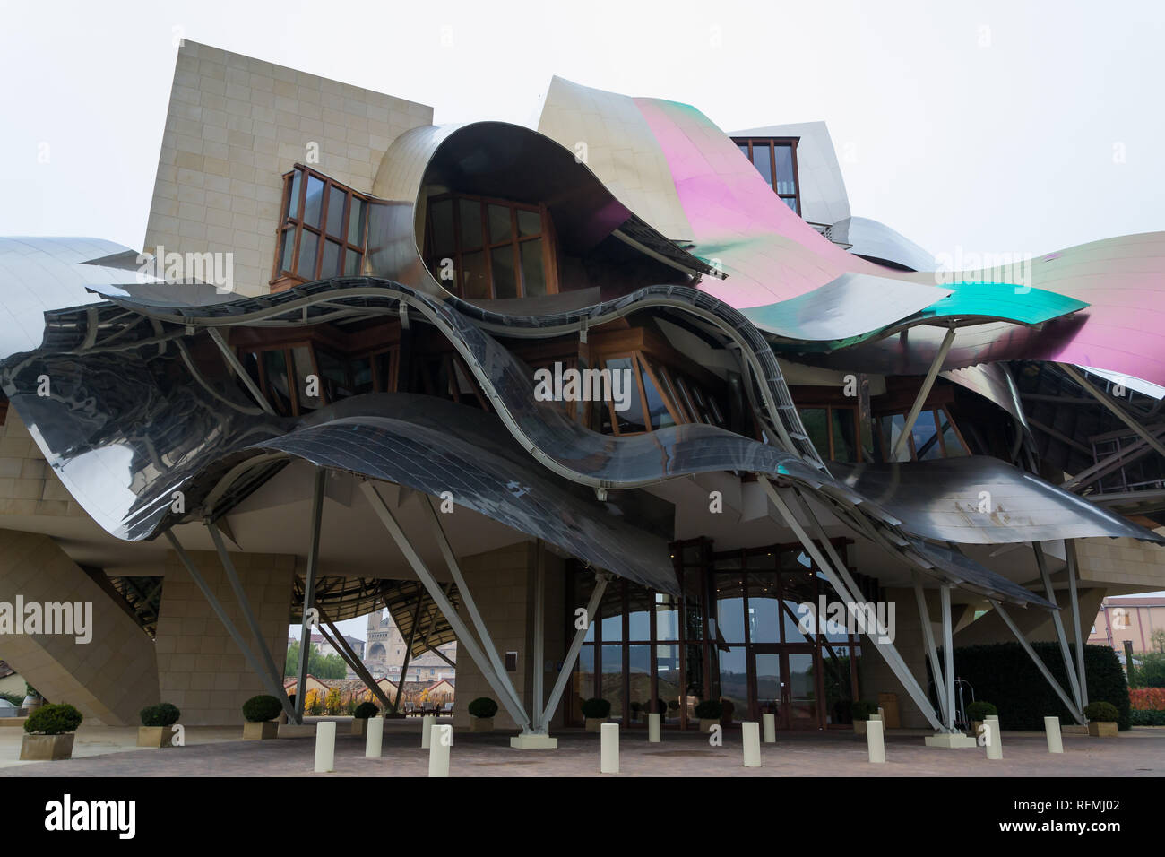 ELCIEGO, Spanien - 8 November, 2015: Marques de Riscal luxury Weingut und Hotel, entworfen von Frank Gehry Stockfoto