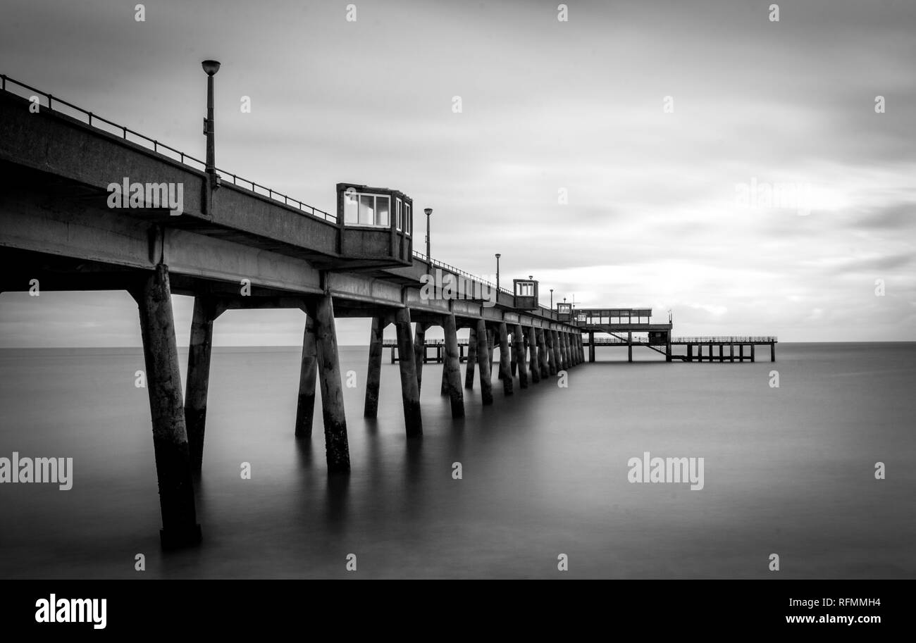 Seitenansicht von Deal Pier Stockfoto