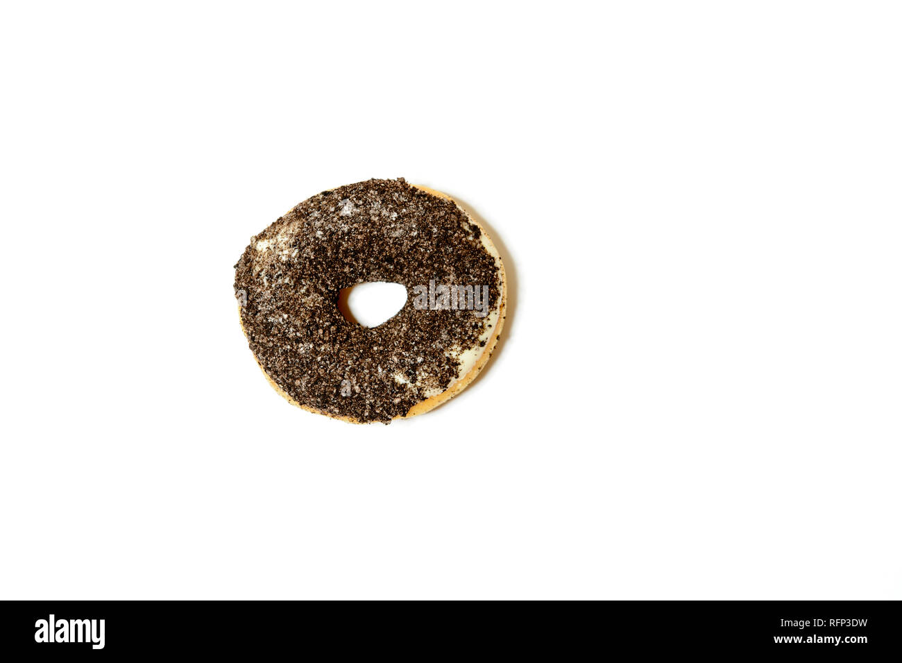 Einzelne Donut mit braunen besprüht, auf weißem Hintergrund Stockfoto
