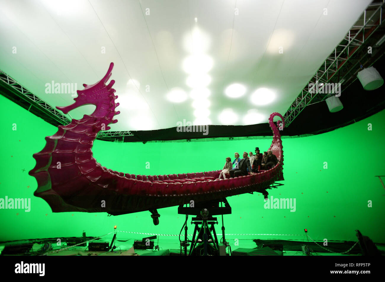 Original Filmtitel: Charlie und die Schokoladenfabrik. Englischer Titel: Charlie und die Schokoladenfabrik. Jahr: 2005. Regie: Tim Burton. Quelle: WARNER BROS. /Album Stockfoto