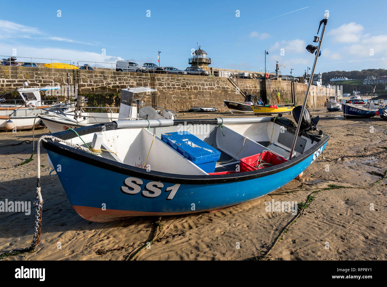 SS 1 St. Ives Fischerboot auf Liegeplätze bei Ebbe St. Ives, Cornwall UK Europa Stockfoto