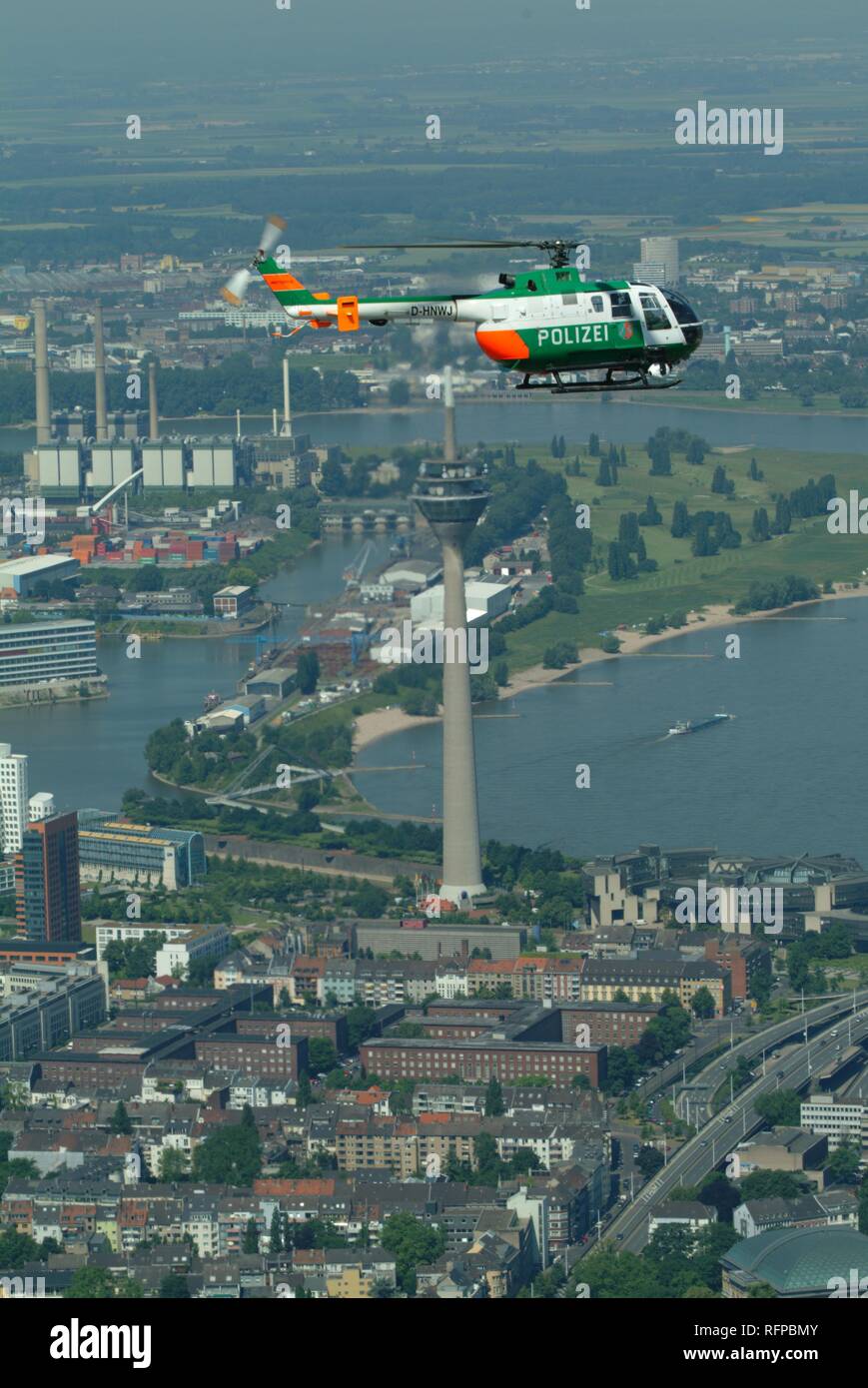 DEU, Deutschland, Düsseldorf: Polizei flying Squad. Polizei Hubschrauber. Typ MBB BO 105 Stockfoto