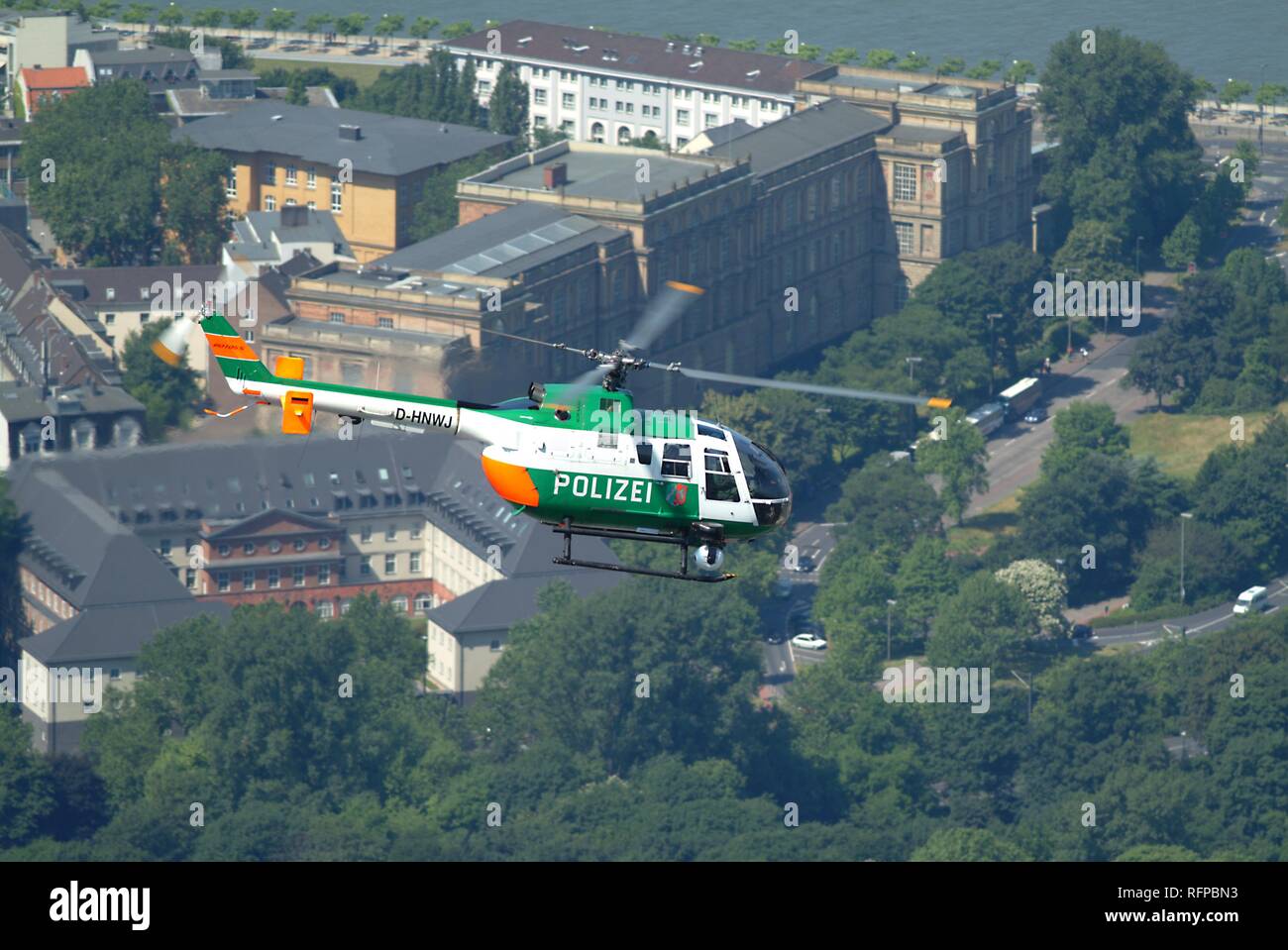 DEU, Deutschland, Düsseldorf: Polizei flying Squad. Polizei Hubschrauber. Typ MBB BO 105 Stockfoto