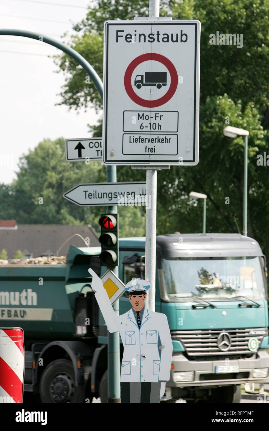 DEU, Deutschland: Essen, Gladbecker Straße, einer der am stärksten verschmutzten Gebieten in Nordrhein-Westfalen und Deutschland. Hohe Konzentration Stockfoto